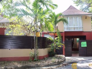 For rent and for sale 4 bedrooms house in Jomtien, Pattaya