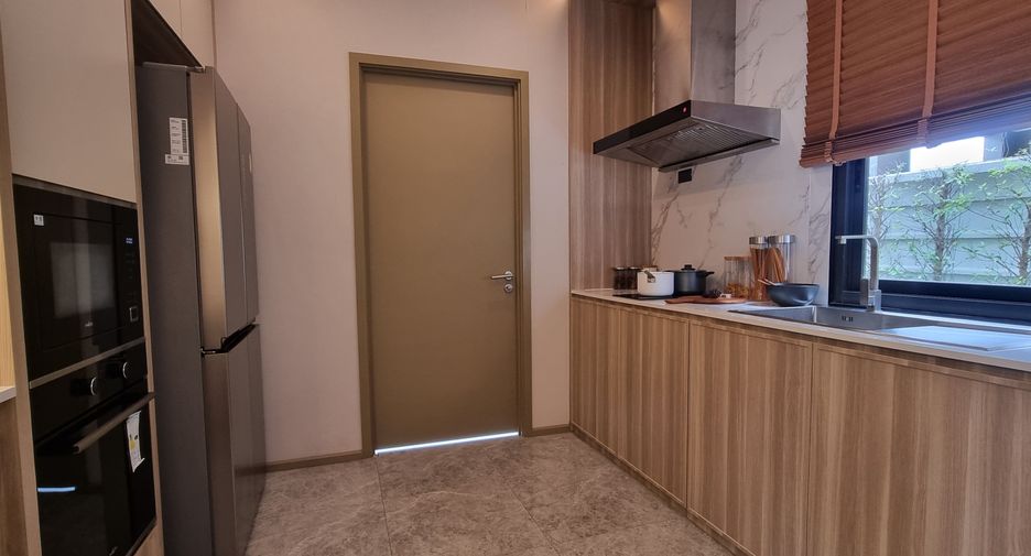For sale 4 bedrooms house in Bang Lamung, Chonburi