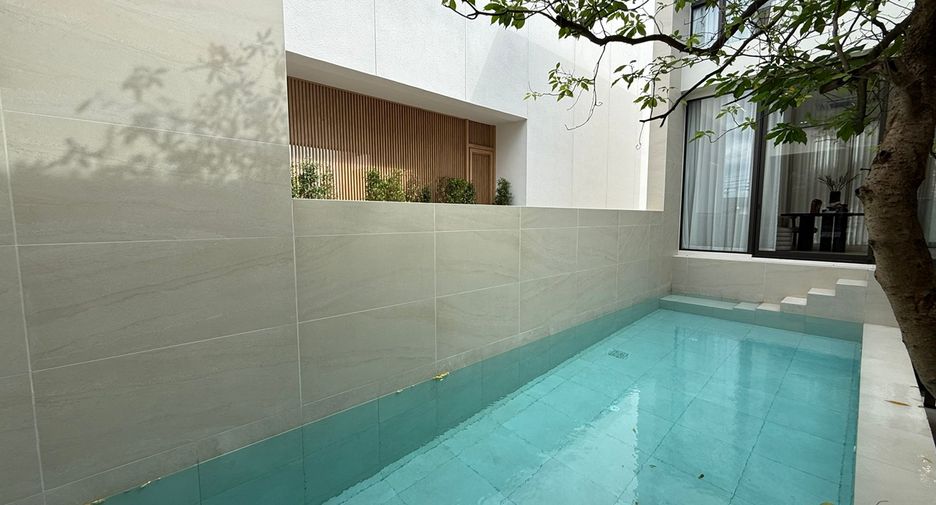 出售 4 卧室 独立屋 在 Lat Phrao, 曼谷