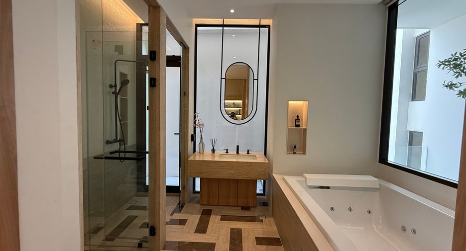 出售 4 卧室 独立屋 在 Lat Phrao, 曼谷