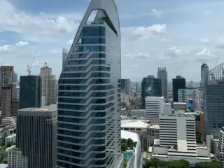 For rent and for sale 1 bed condo in Pathum Wan, Bangkok
