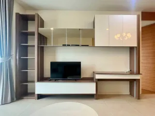 À louer et à vendre 1 chambre condo à Sathon, Bangkok