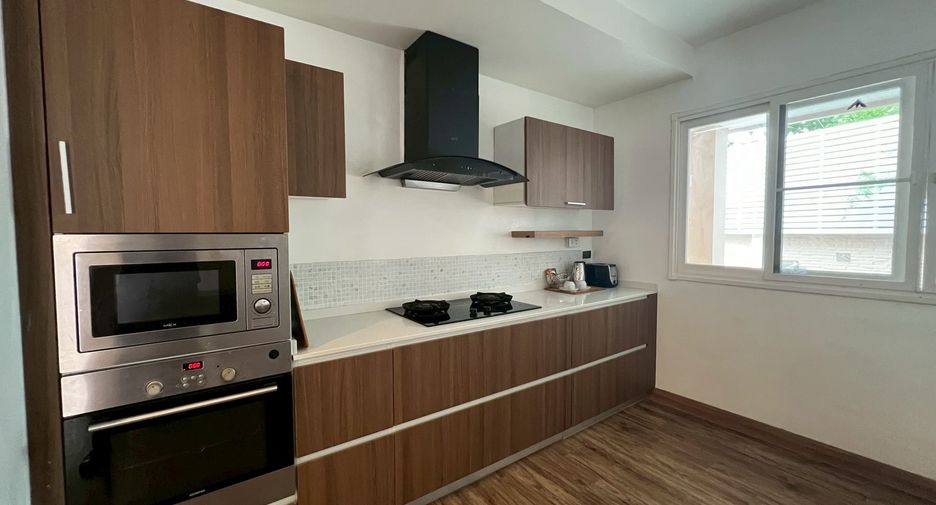 For rent 6 bedrooms house in Bang Lamung, Chonburi