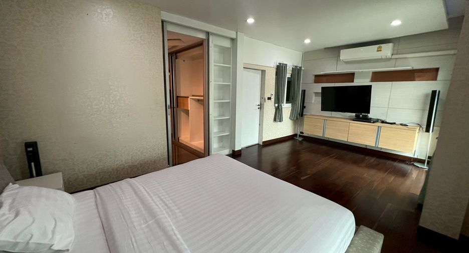 For rent 6 bedrooms house in Bang Lamung, Chonburi