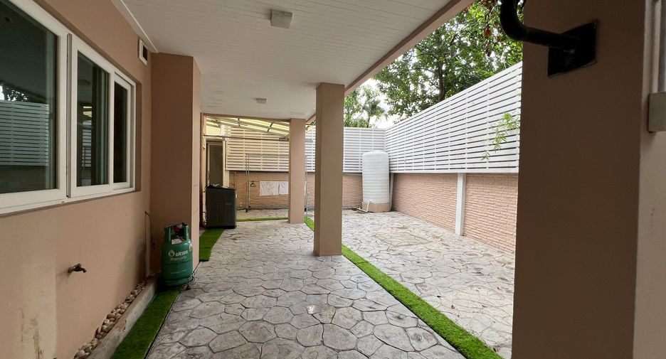 For rent 6 bedrooms house in Bang Lamung, Chonburi