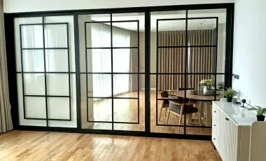 For rent 3 bedrooms condo in Khlong Toei, Bangkok