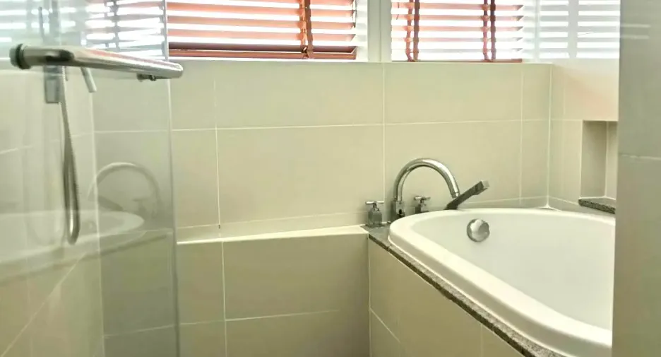 For rent 3 bedrooms condo in Khlong Toei, Bangkok