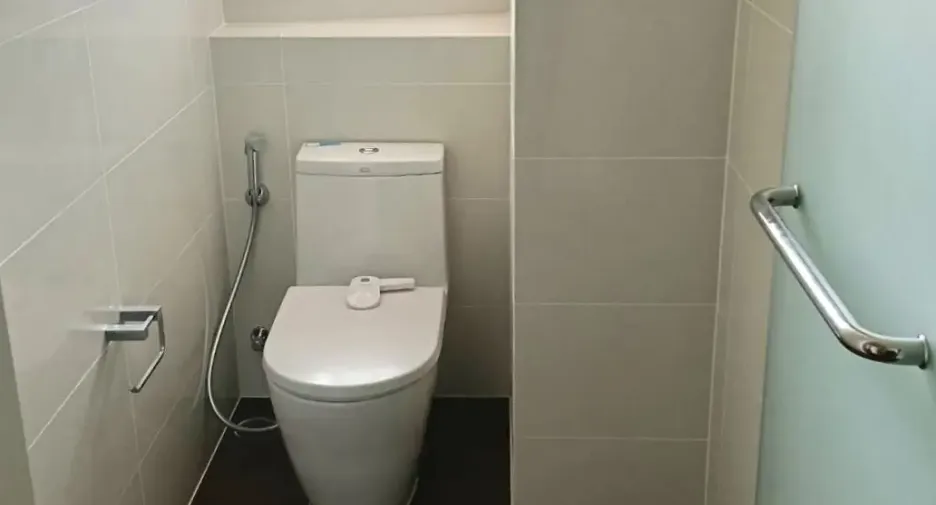 For rent 3 bedrooms condo in Khlong Toei, Bangkok