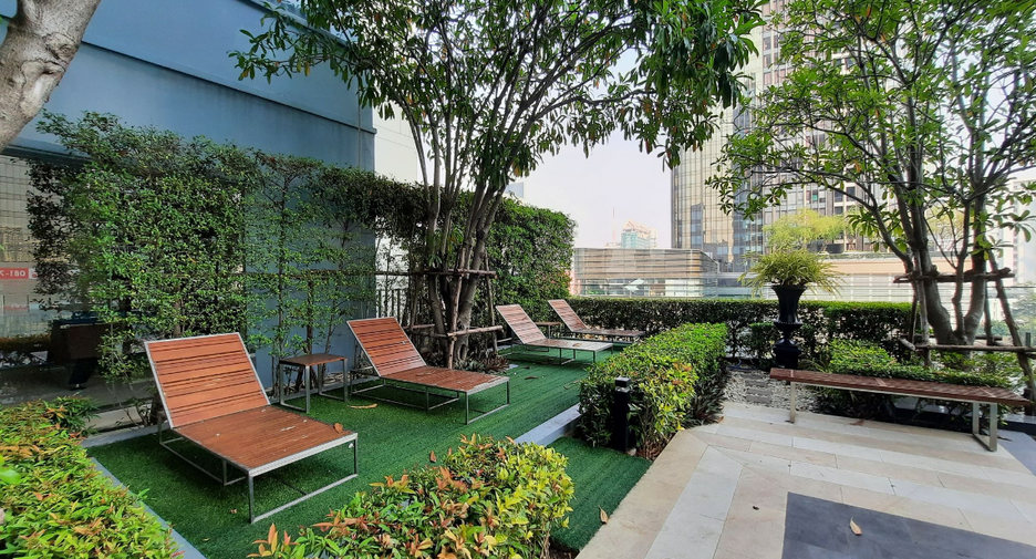 For sale 1 bed condo in Watthana, Bangkok