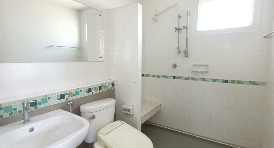 For sale 3 bedrooms house in Krathum Baen, Samut Sakhon