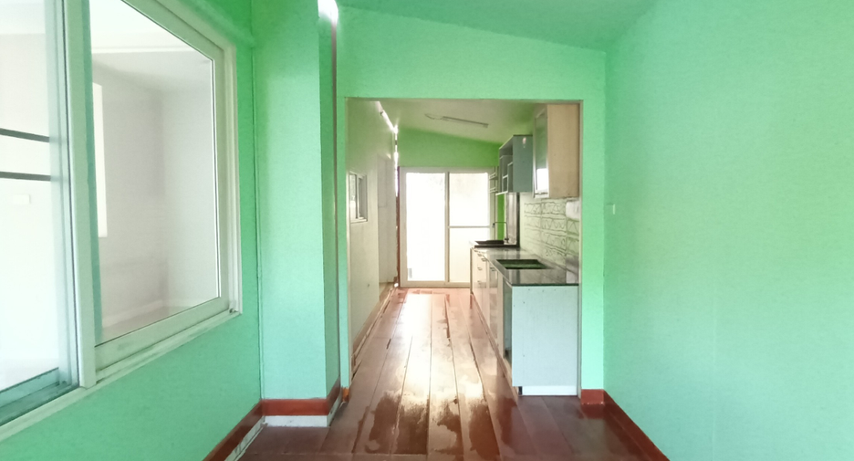 For sale 3 bedrooms house in Krathum Baen, Samut Sakhon