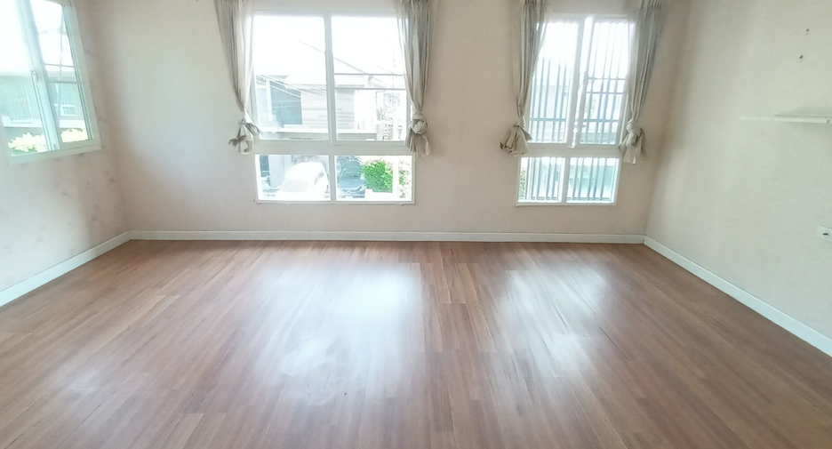 For sale 3 bedrooms house in Krathum Baen, Samut Sakhon