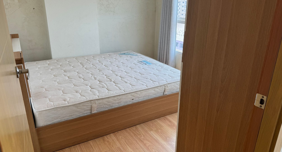 For sale 2 ベッドルーム condo in Mueang Nakhon Sawan, Nakhon Sawan