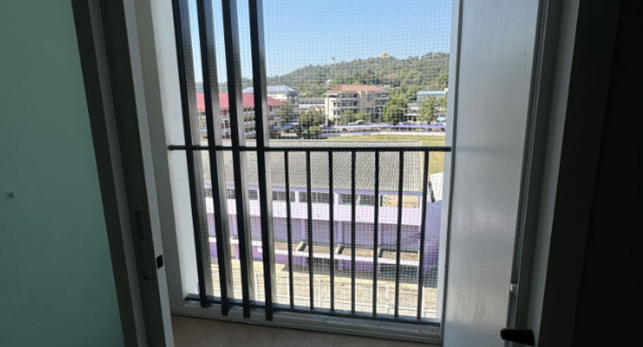 For sale 2 ベッドルーム condo in Mueang Nakhon Sawan, Nakhon Sawan