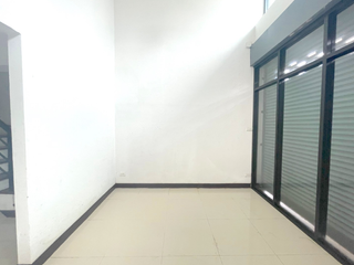 À vendre 3 chambres local commercial à Mueang Nonthaburi, Nonthaburi