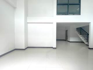À vendre 3 chambres local commercial à Mueang Nonthaburi, Nonthaburi