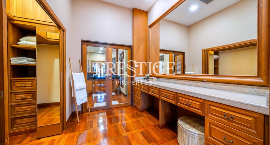 For sale 3 bedrooms house in Sattahip, Chonburi