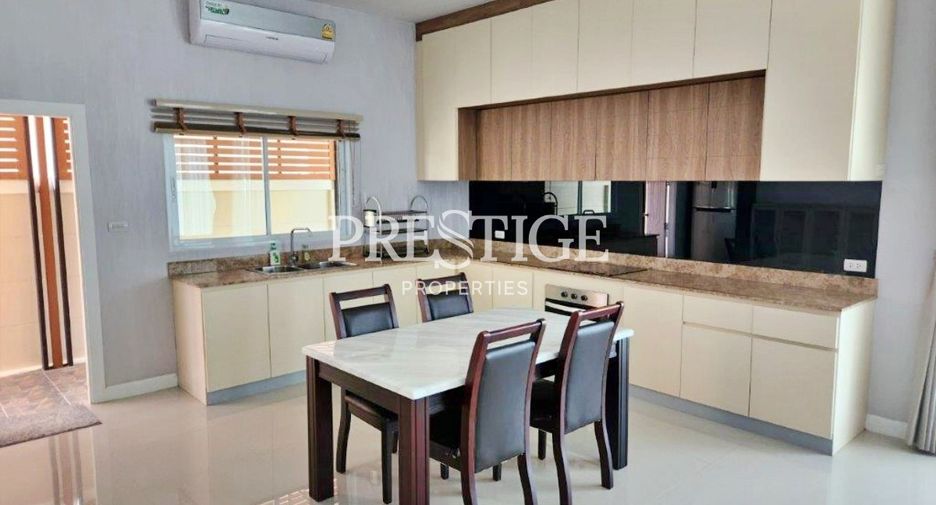 Casa en alquiler de 3 habitaciones en Huay Yai, Pattaya