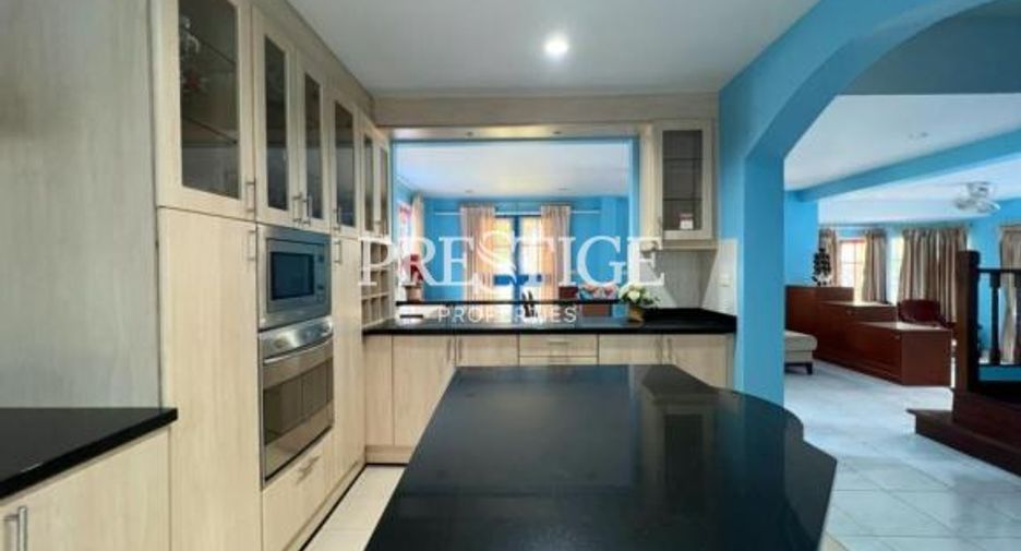 For sale 3 bedrooms house in Jomtien, Pattaya