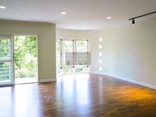 For sale 5 bedrooms townhouse in Huai Khwang, Bangkok