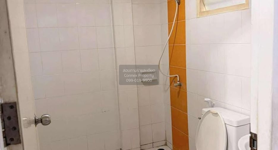 For sale 3 bedrooms townhouse in Mueang Samut Sakhon, Samut Sakhon