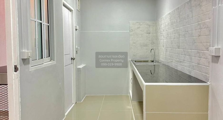 For sale 3 bedrooms townhouse in Sai Noi, Nonthaburi
