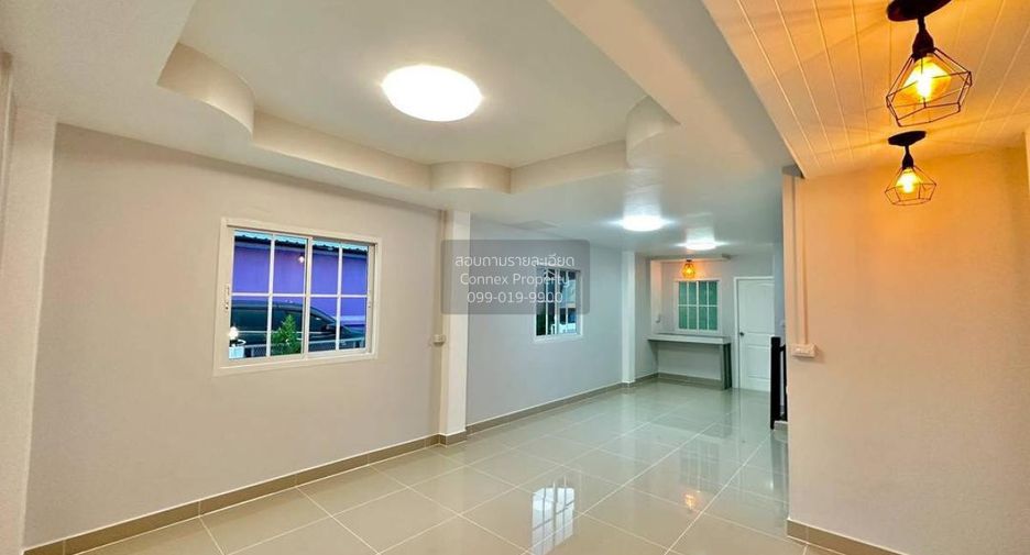 For sale 3 bedrooms townhouse in Sai Noi, Nonthaburi