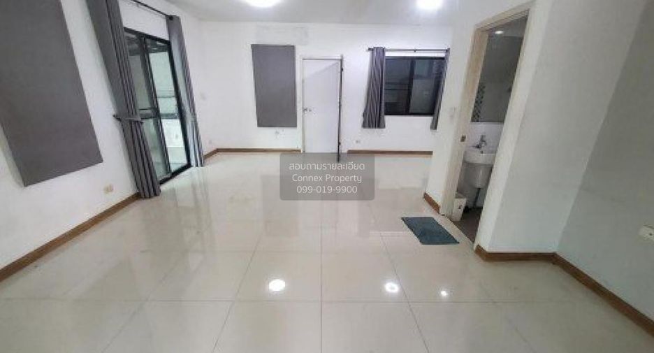 Reihenhaus zum Kauf mit 3 Zimmer in Bang Bua Thong, Nonthaburi