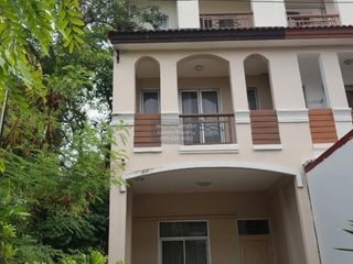 Продажа 3 спальни таунхаус в Пращет, Бангкок
