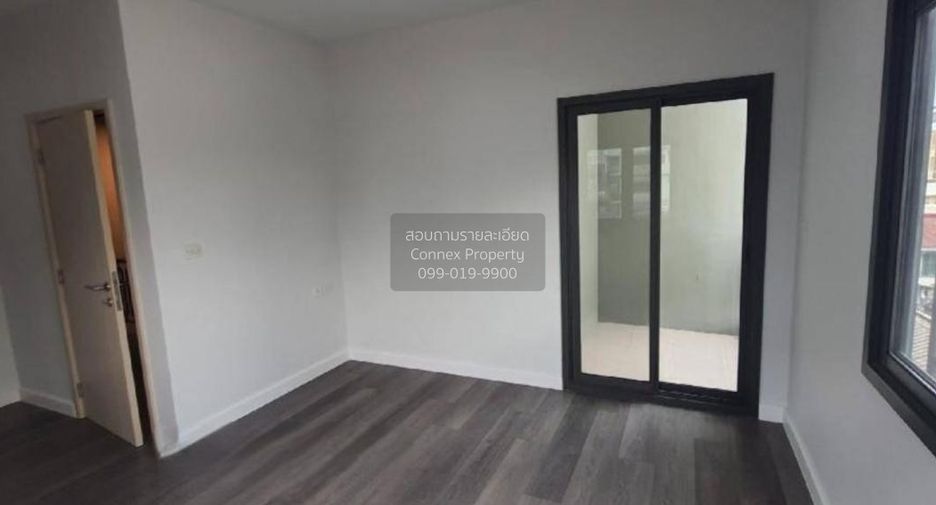 For sale 3 bedrooms townhouse in Samphanthawong, Bangkok