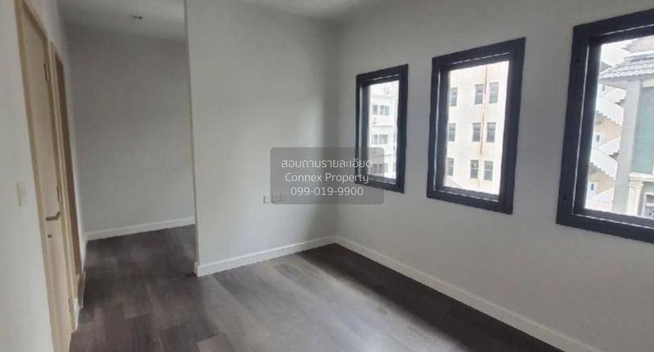 For sale 3 bedrooms townhouse in Samphanthawong, Bangkok