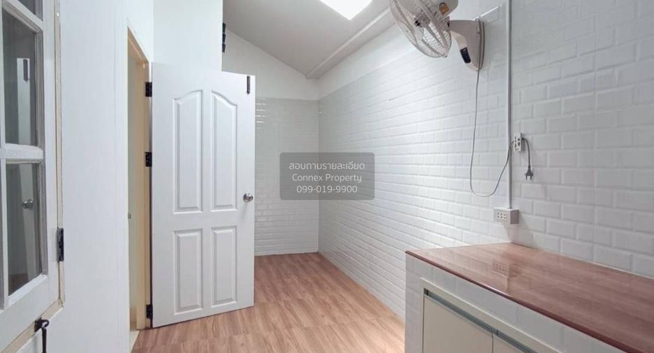 For sale 2 bedrooms townhouse in Sai Noi, Nonthaburi