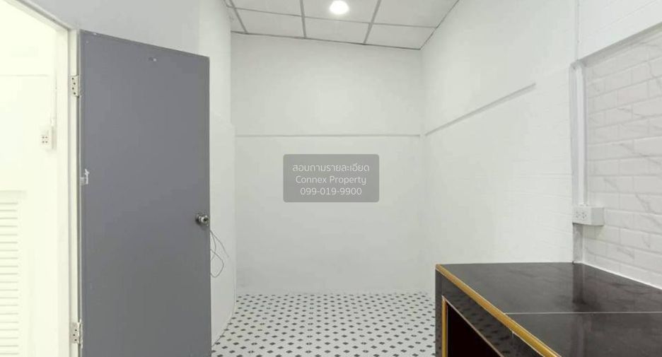 Продажа 3 спальни таунхаус в Sai Noi, Нонтабури