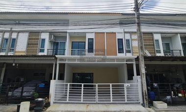 For sale 3 bedrooms townhouse in Khlong Sam Wa, Bangkok