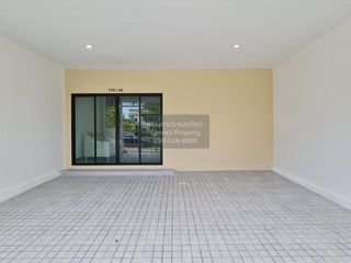 For sale 3 bedrooms townhouse in Khlong Sam Wa, Bangkok