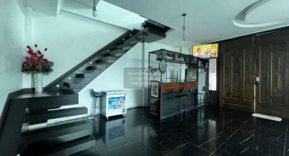 For sale 4 bedrooms house in Chatuchak, Bangkok