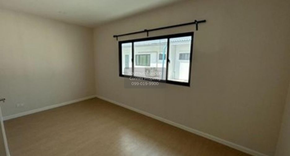 Casa adosada en venta de 3 habitaciones en Don Mueang, Bangkok