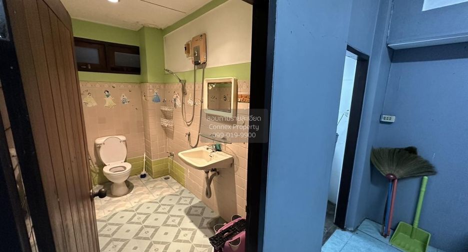 For sale 3 bedrooms house in Phasi Charoen, Bangkok