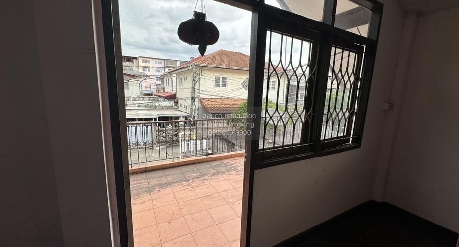 For sale 3 bedrooms house in Phasi Charoen, Bangkok