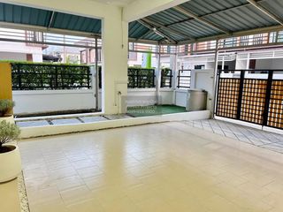 Reihenhaus zum Kauf mit 3 Zimmer in Sam Phran, Nakhon Pathom