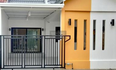 Casa adosada en venta de 2 habitaciones en Thanyaburi, Pathum Thani