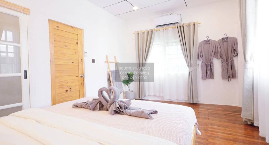 For rent 4 bedrooms townhouse in Din Daeng, Bangkok