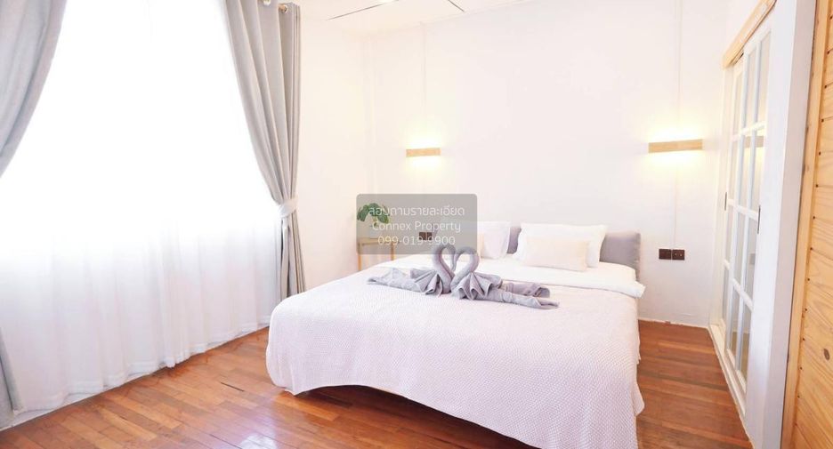 For rent 4 bedrooms townhouse in Din Daeng, Bangkok