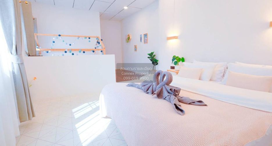 For rent 4 bedrooms townhouse in Din Daeng, Bangkok