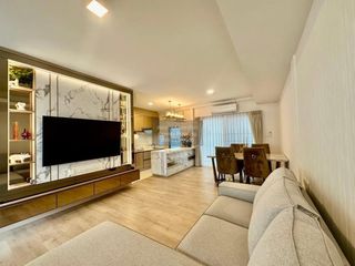 Casa adosada en alquiler de 3 habitaciones en Prawet, Bangkok