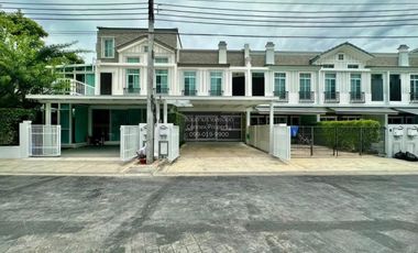 Casa adosada en alquiler de 3 habitaciones en Prawet, Bangkok
