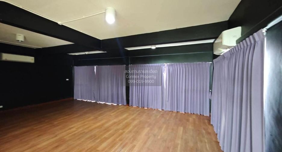 For rent 4 bedrooms townhouse in Suan Luang, Bangkok