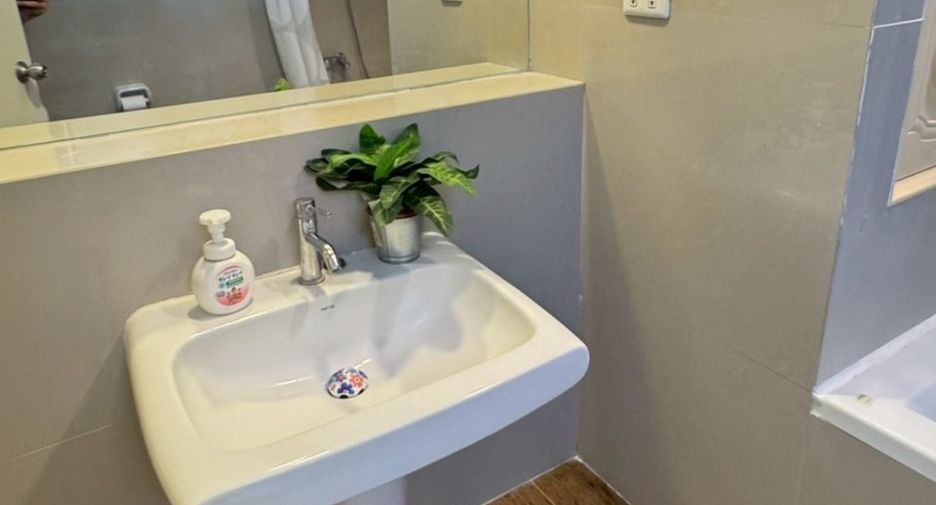 For rent and for sale 2 bedrooms condo in Watthana, Bangkok