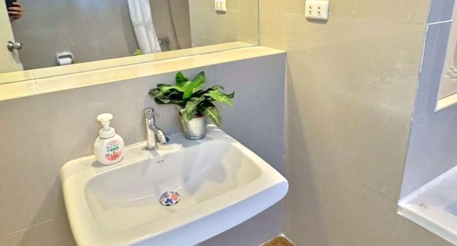 For rent and for sale 2 bedrooms condo in Watthana, Bangkok