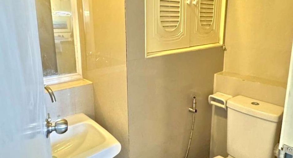 For rent and for sale 2 bedrooms condo in Watthana, Bangkok